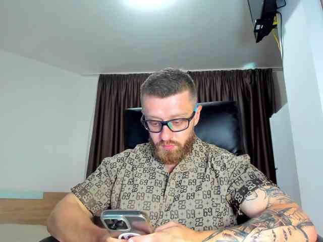 iFindomguy Sex Cam Show