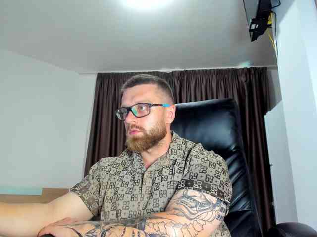 iFindomguy Sex Cam Show
