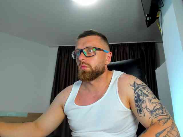 iFindomguy Sex Cam Show