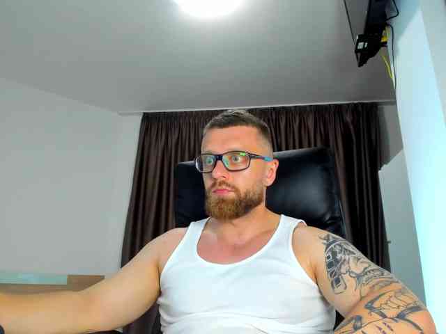 iFindomguy Sex Cam Show