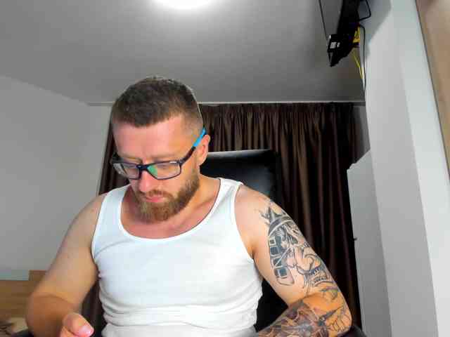 iFindomguy Sex Cam Show
