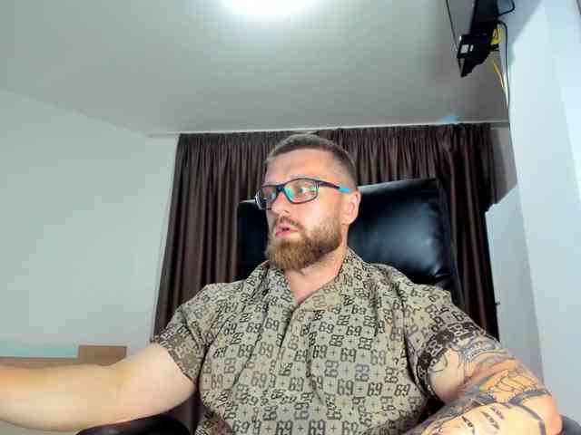iFindomguy Sex Cam Show