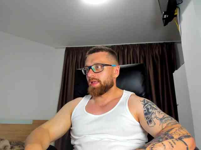iFindomguy Sex Cam Show