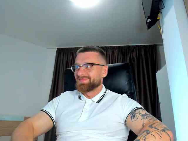 iFindomguy Sex Cam Show