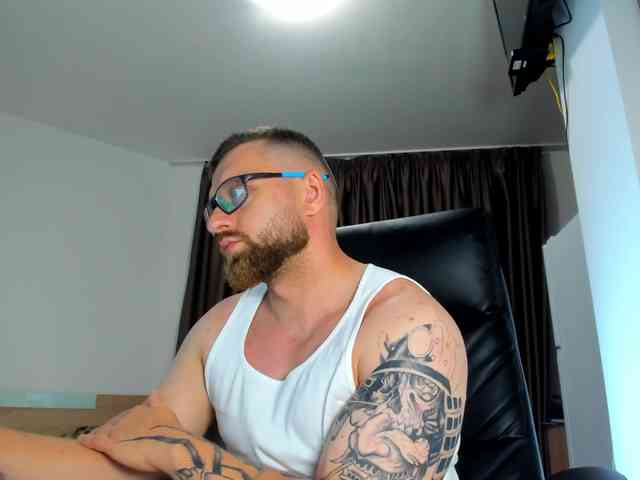 iFindomguy Sex Cam Show