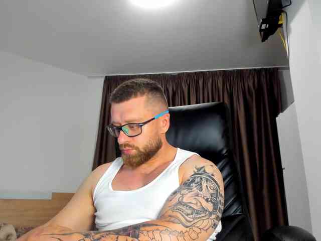 iFindomguy Sex Cam Show