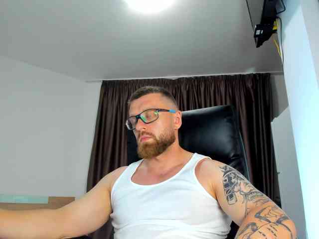 iFindomguy Sex Cam Show