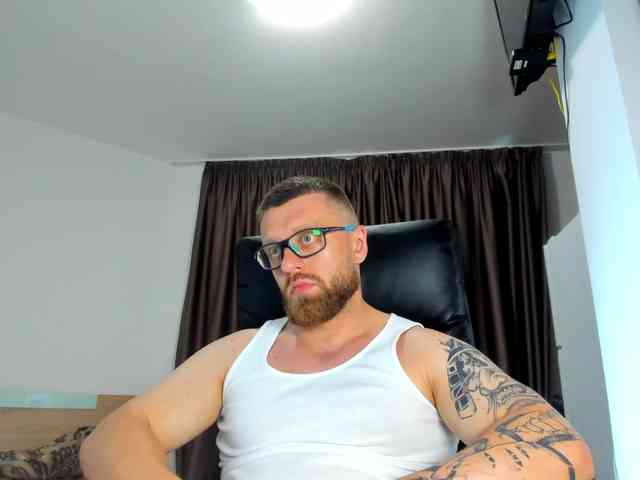 iFindomguy Sex Cam Show