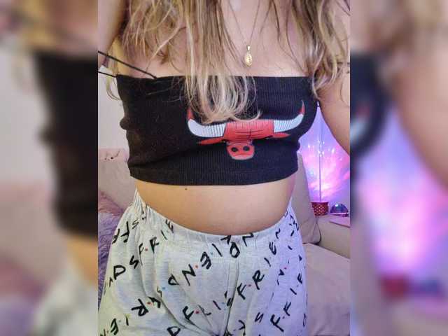LarisaMaia webcam