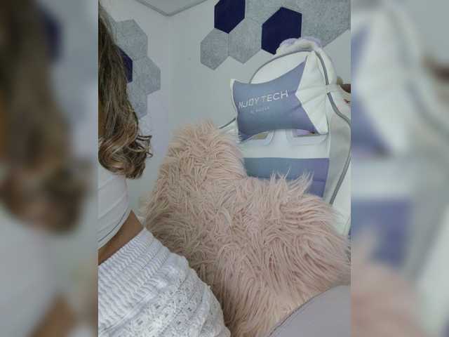 LarisaMaia live cam on BongaCams