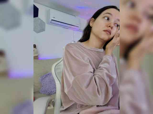 LarisaMaia webcam