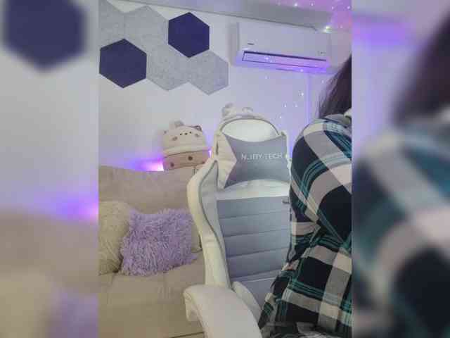 LarisaMaia webcam