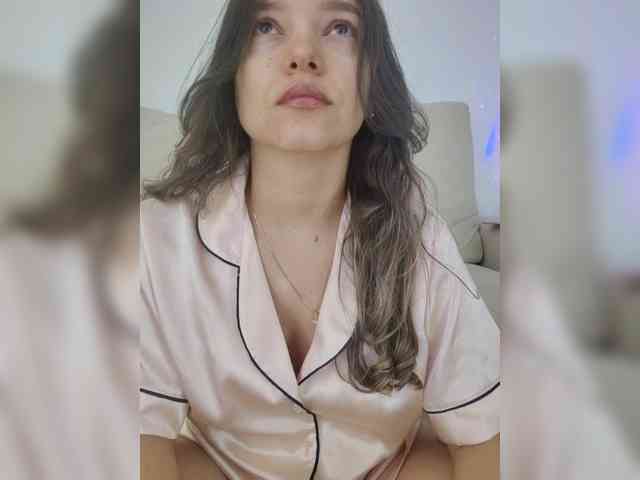 LarisaMaia webcam