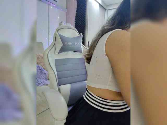 LarisaMaia webcam