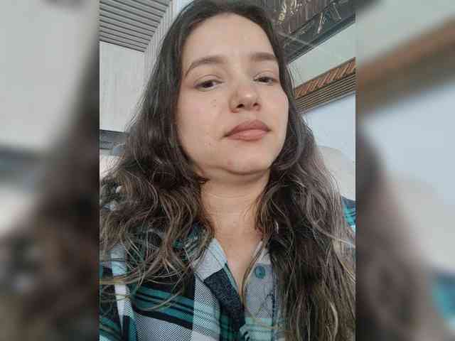 LarisaMaia webcam