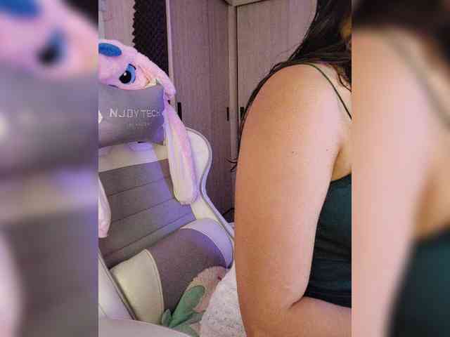 LarisaMaia webcam