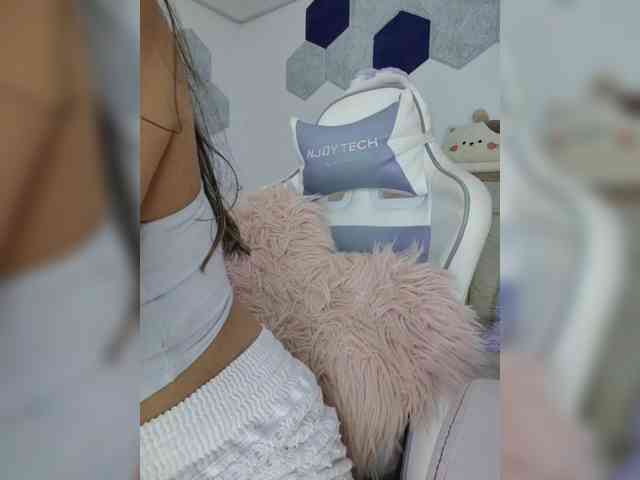 LarisaMaia webcam