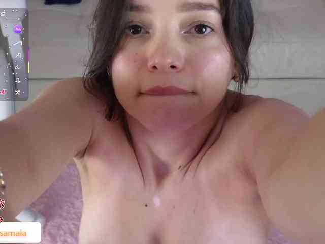 LarisaMaia webcam