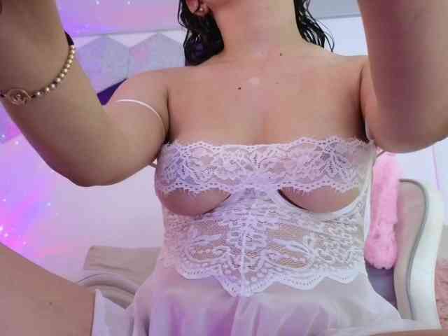LarisaMaia webcam