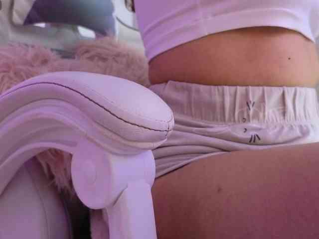 LarisaMaia webcam