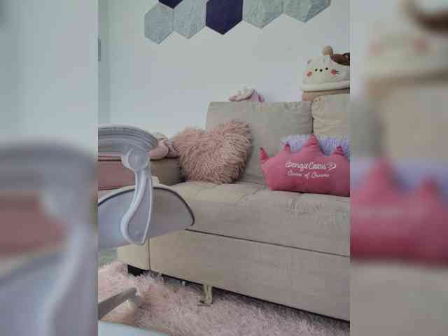 LarisaMaia webcam