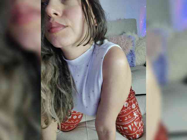 LarisaMaia webcam