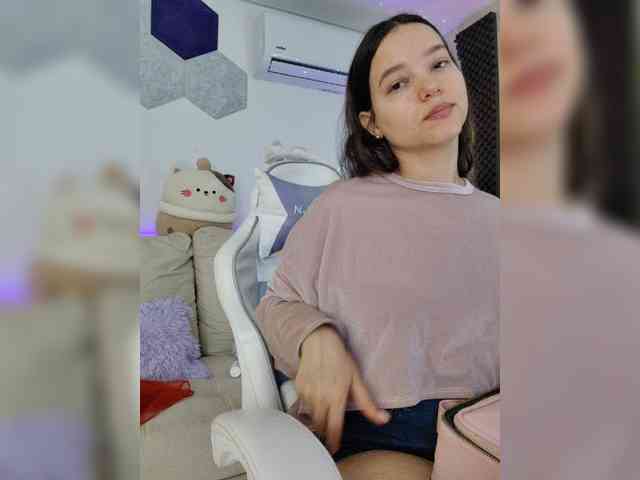 LarisaMaia webcam