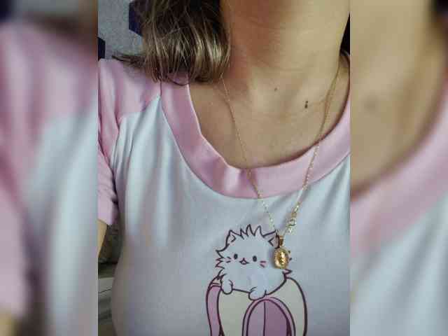 LarisaMaia webcam
