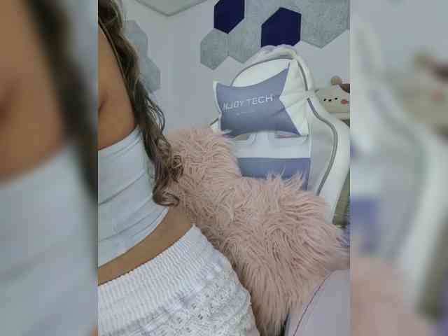 LarisaMaia webcam