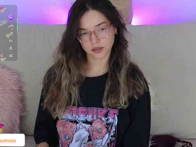 LarisaMaia webcam