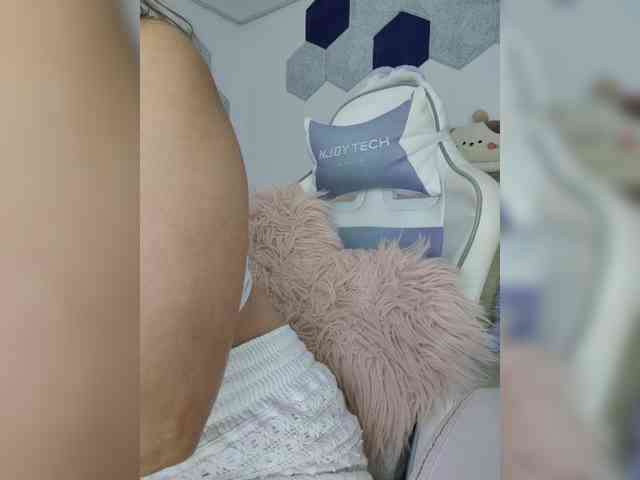 LarisaMaia webcam