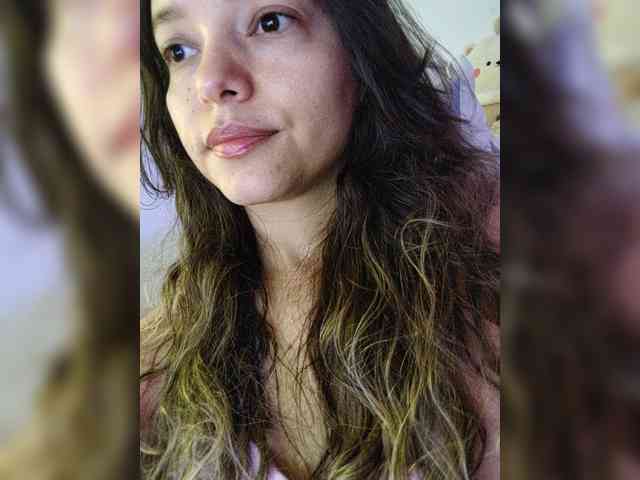 LarisaMaia webcam