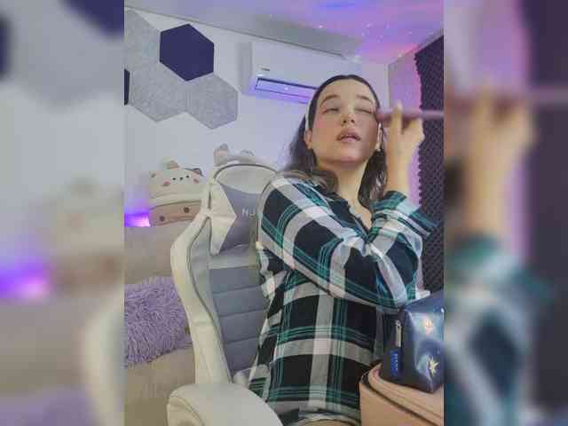 LarisaMaia webcam