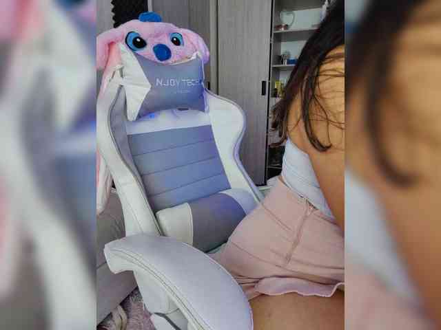 LarisaMaia webcam