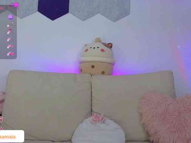 LarisaMaia webcam