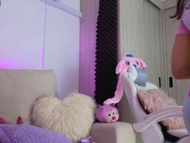 LarisaMaia webcam