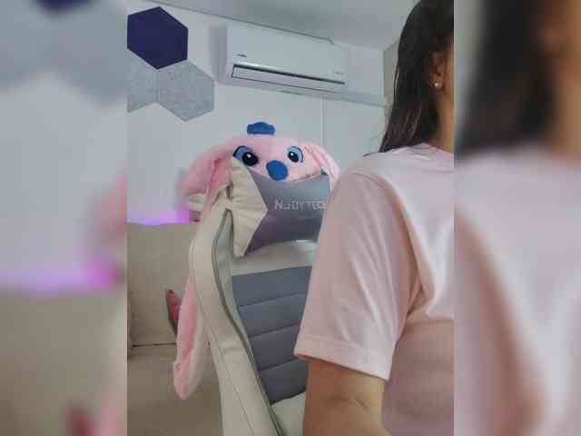 LarisaMaia webcam