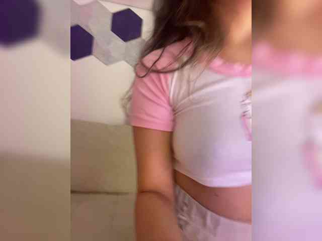 LarisaMaia webcam