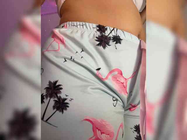 LarisaMaia webcam