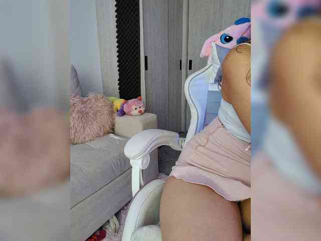 LarisaMaia webcam