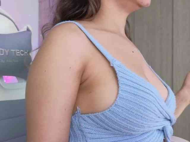 LarisaMaia webcam