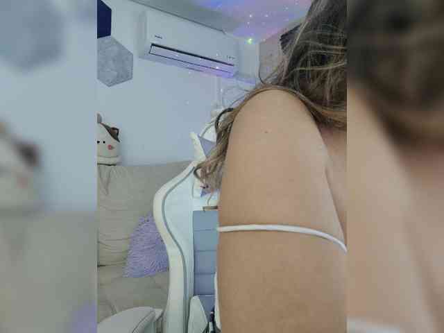 LarisaMaia webcam