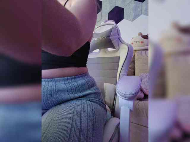 LarisaMaia webcam