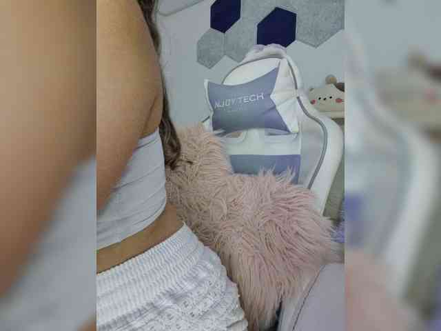 LarisaMaia webcam