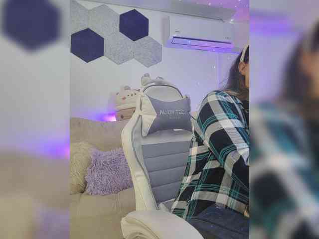 LarisaMaia webcam