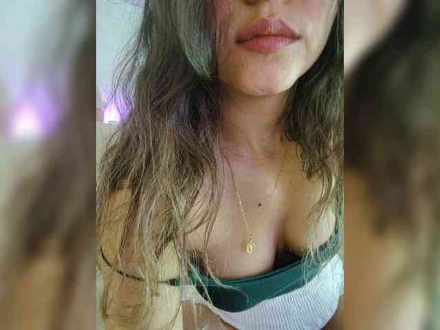 LarisaMaia webcam
