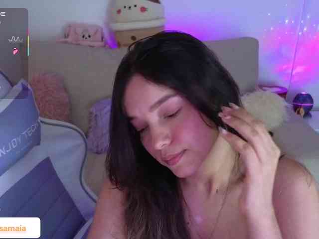LarisaMaia webcam