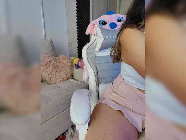 LarisaMaia webcam