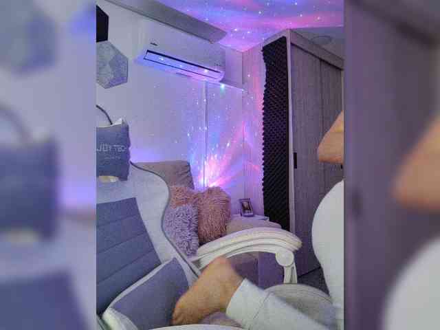 LarisaMaia webcam