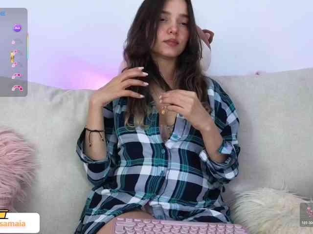 LarisaMaia webcam